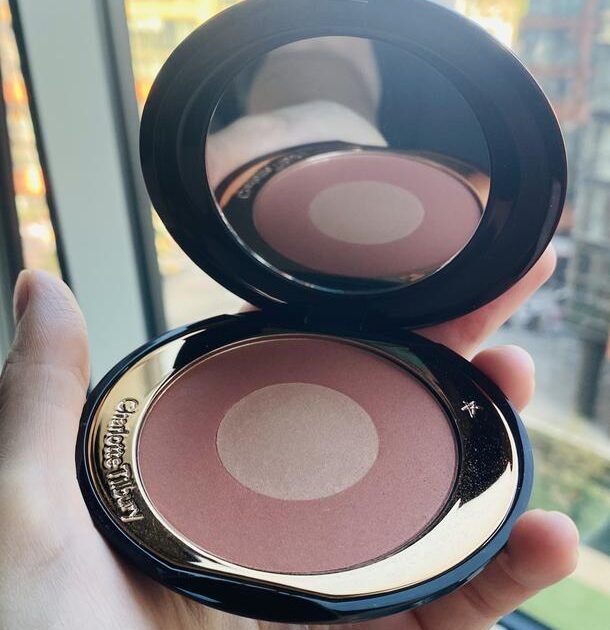 CHEEK TO CHIC Blush poudre pêche à deux tons FIRST LOVE